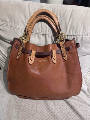 Miu Miu tote bag like new, cognac color