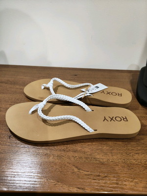 Roxy slippers new, size 39