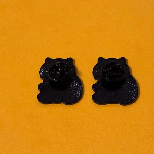 Cat pins like new, set of 2 pieces