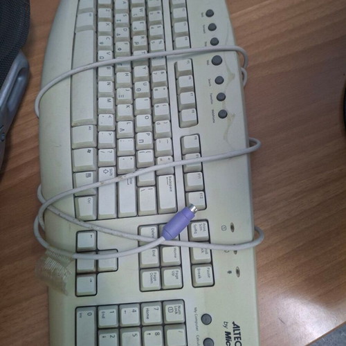 Altec by Microsoft PS/2 Wired Keyboard used with Greek Characters