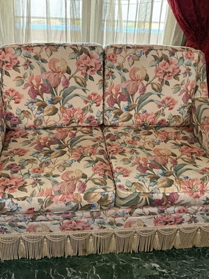 Vintage floral two-seater sofa like new