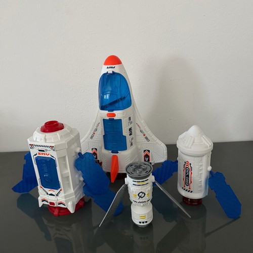 Space Station Set new