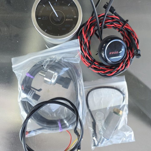 Defi replica oil temperature and fuel pressure gauges with sensors
