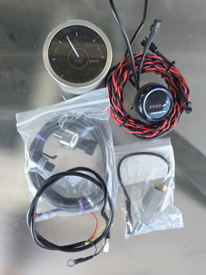 Defi replica oil temperature and fuel pressure gauges with sensors