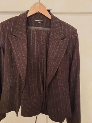 Women's brown wool suit like new, jacket L, trousers XL