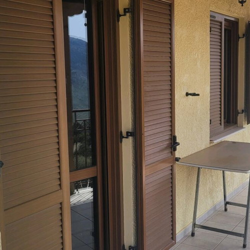 Maisonette furnished with 4 bedrooms, fireplace, garden, view in Ileia
