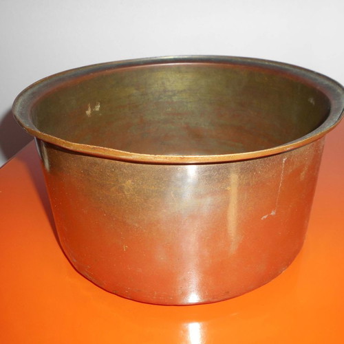 Bronze old pot used, diameter 24/26 cm, height 15 cm