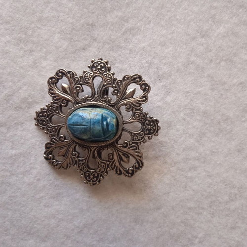 Vintage brooch with turquoise stone