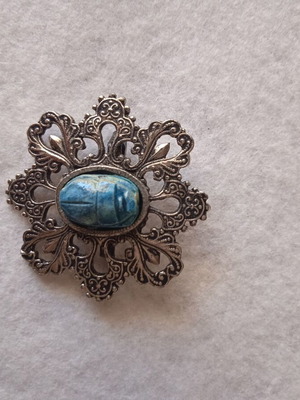 Vintage brooch with turquoise stone