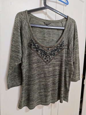 Boho 3/4 sleeve top used, khaki color, size M
