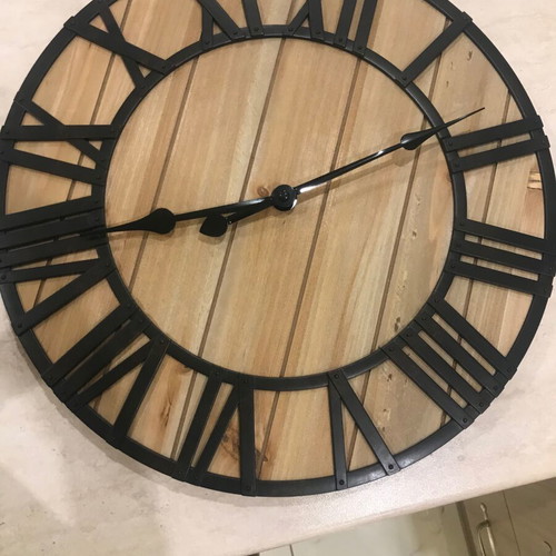 Wall clock analog like new, diameter 40 cm