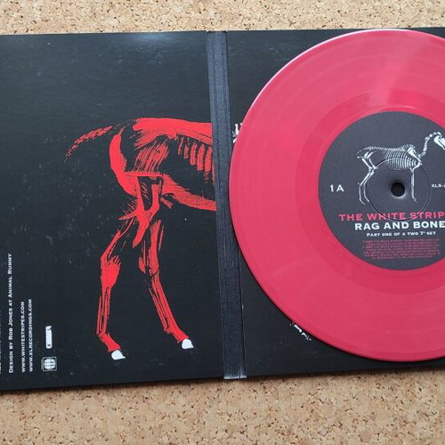 Collectible 7" vinyl The White Stripes Rag And Bone like new