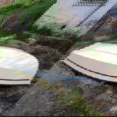 Βάρκα πολυεστερική σαν καινούργια με δώρο σωσίβια και άγκυρα