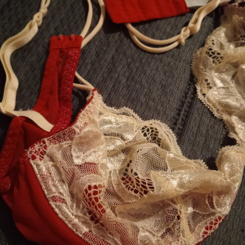 Intimissimi lace bra 75B/C, red and cream