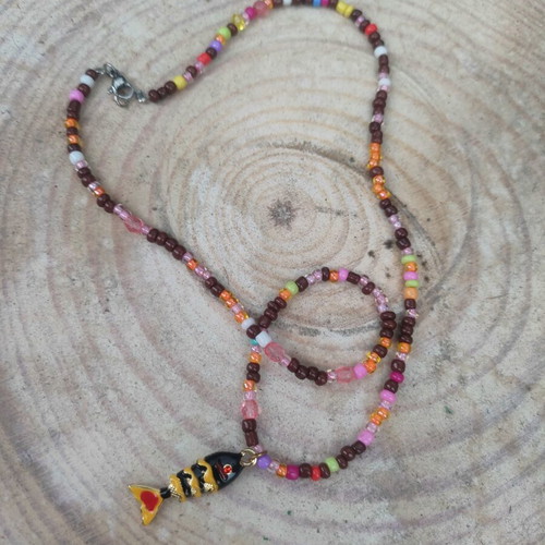 Summer necklace with fish pendant and steel clasp, new