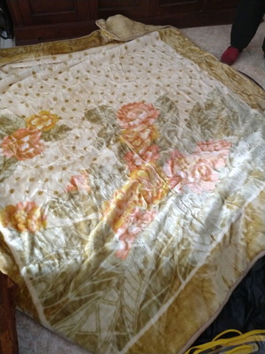 Blanket type Spain new, soft with floral design 245x210 cm