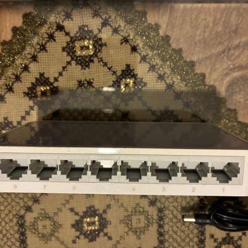 Tp-Link 10/100 Switch 8-Port used