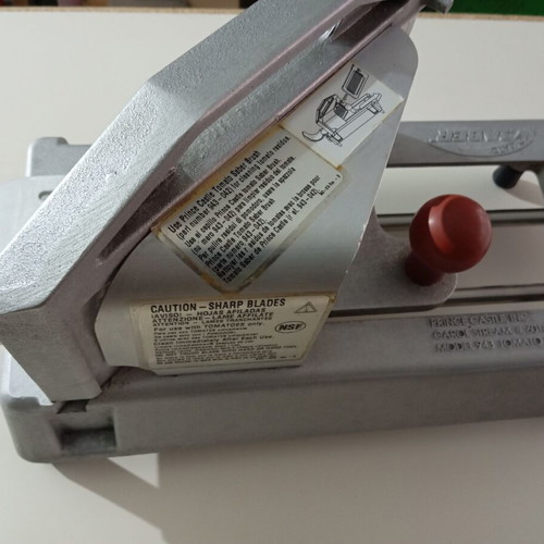 Model 943 Tomato Slicer like new professional tomato cutter