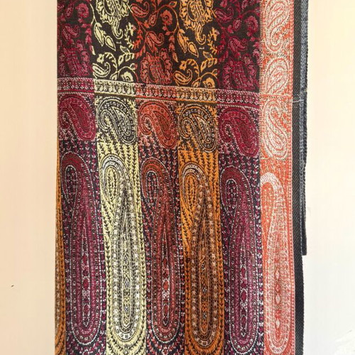 Pashmina 100% cashmere like new with traditional lachouri pattern
