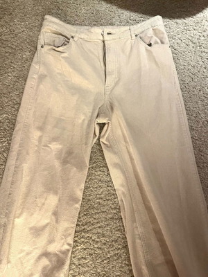 H&M Divided Панталон от Вельвет Бежов Със Запазено Състояние, Размер 42