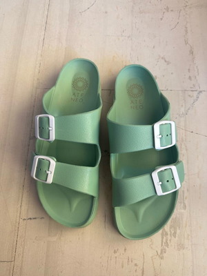 Beach slippers used, size 40