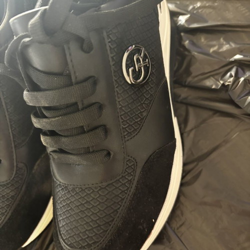 Sneakers and sandals women's size 37 like new, pack of 3 black