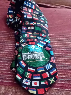 Vintage silk collectible tie like new, unique in Greece