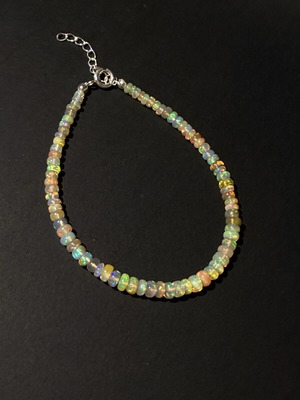 Handmade bracelet with yellow Ethiopian opal and 925 silver clasp new