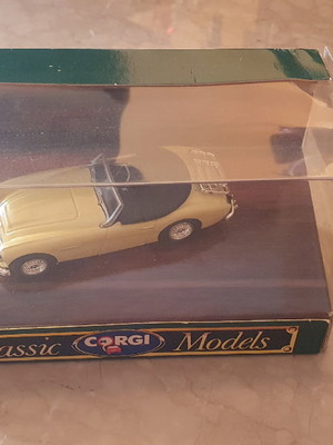 Corgi Classic Models 96240 Austin Healey Soft Top toy car new 1:43 scale