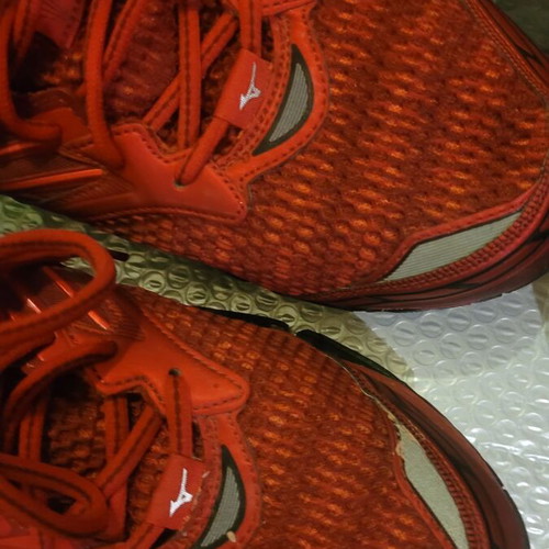 Mizuno Prothesis 5 running shoes like new, red size 44.5