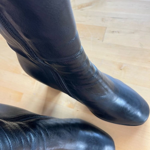 Leather ankle boots used No36 with heel Italian