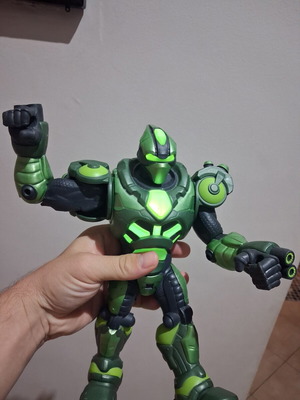 Lord Electryon figure like new with light and sound features