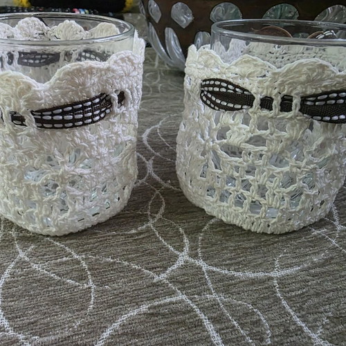 Decorative glasses with crocheted cover like new