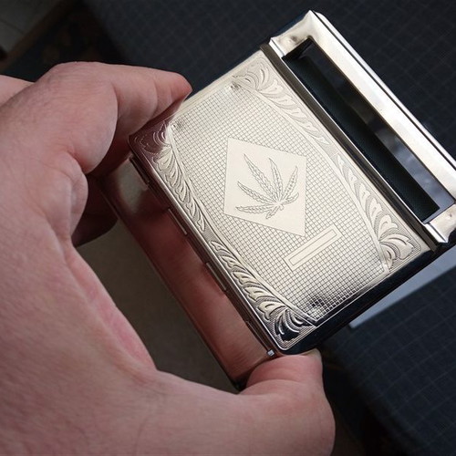 Cigarette rolling machine new with case