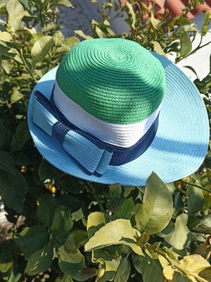 Straw blue hat like new, multicolored size M