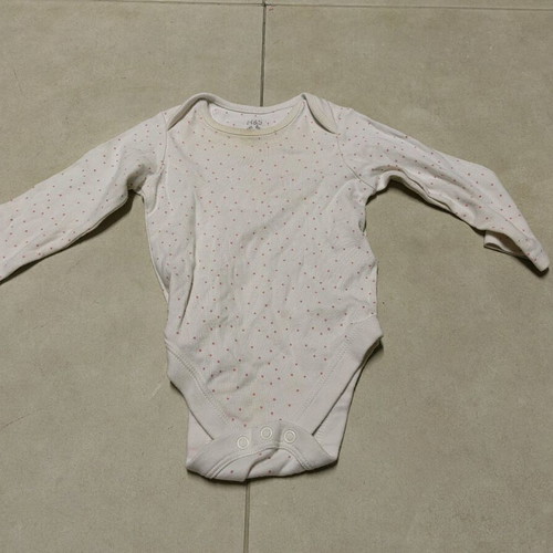 Baby bodysuit shirt used for 6-9 months with fruit stain