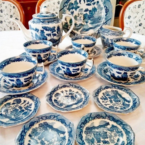Blue Willow Tea Set 20 Pieces from Belgium