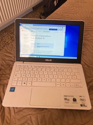 Asus E202 λευκό netbook σε άριστη κατάσταση, 128GB SSD, 2GB RAM, Windows 10