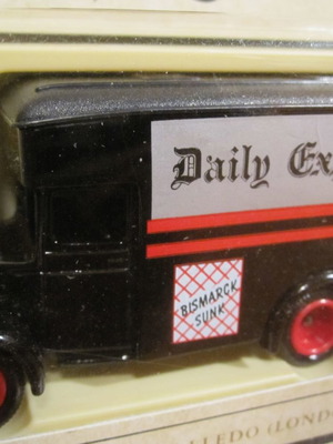 Lledo 1934 Dennis Parcels Van ''Daily Express'' Καινούργιο