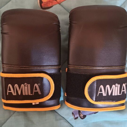 Amila boxing gloves new, 12 OZ, leather PU