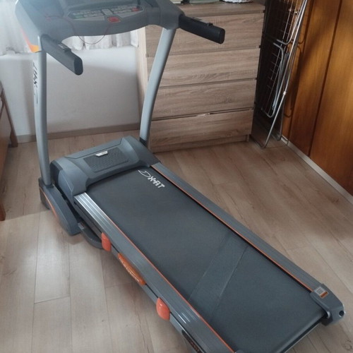 X Fit 107 Treadmill like new with fat burn and cardio programs