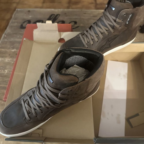 Alpinestar motorcycle boots like new, size 45, brown