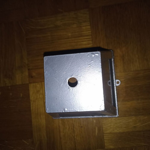 Outdoor lighting set used, includes sockets