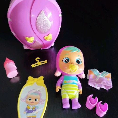Crybabies dolls like new, set of 9 plus unicorn gift