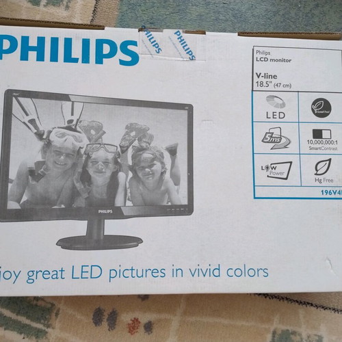 Philips monitor new, model 196V4L