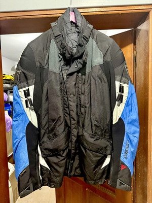Dainese motorcycle jacket used, size 58 XL with back and shoulder protectors