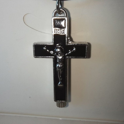 Metal opening cross new with black enamel and adjustable cord