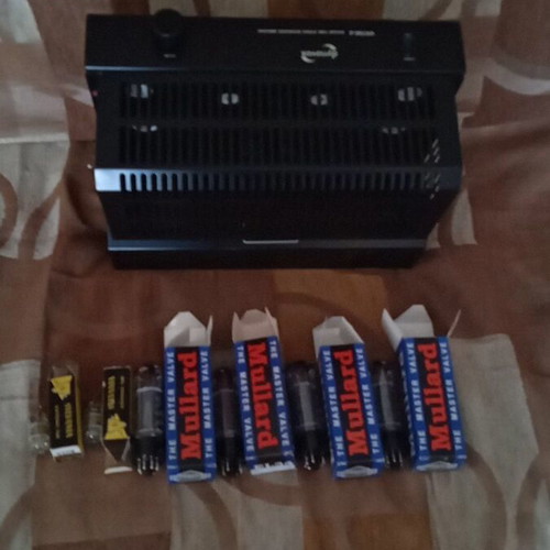 Dynavox TPR 1 preamplifier and VR70E-2 amplifier set like new