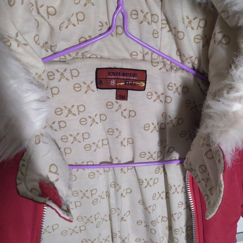 Baby all-in-one exit suit like new, red for 9 months
