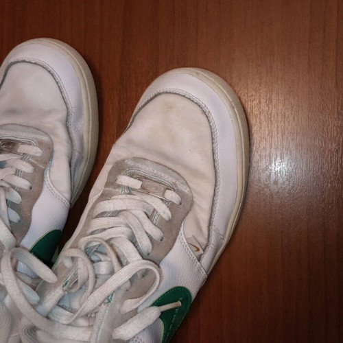 Nike low athletic shoes used, size 43, white with leather